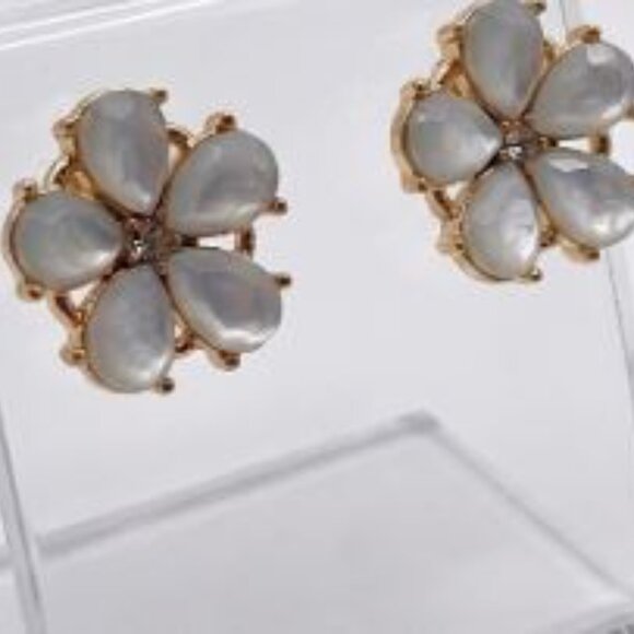 Ann Taylor LOFT GOLD Opal Flower Stud Earrings NWT 29 - Picture 1 of 5